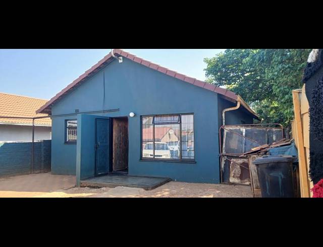 3 BEDROOM HOUSE FOR SALE IN ENNERDALE EXT 5